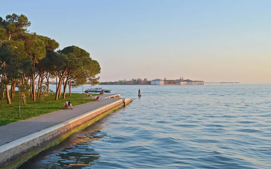 Giardini bienalė