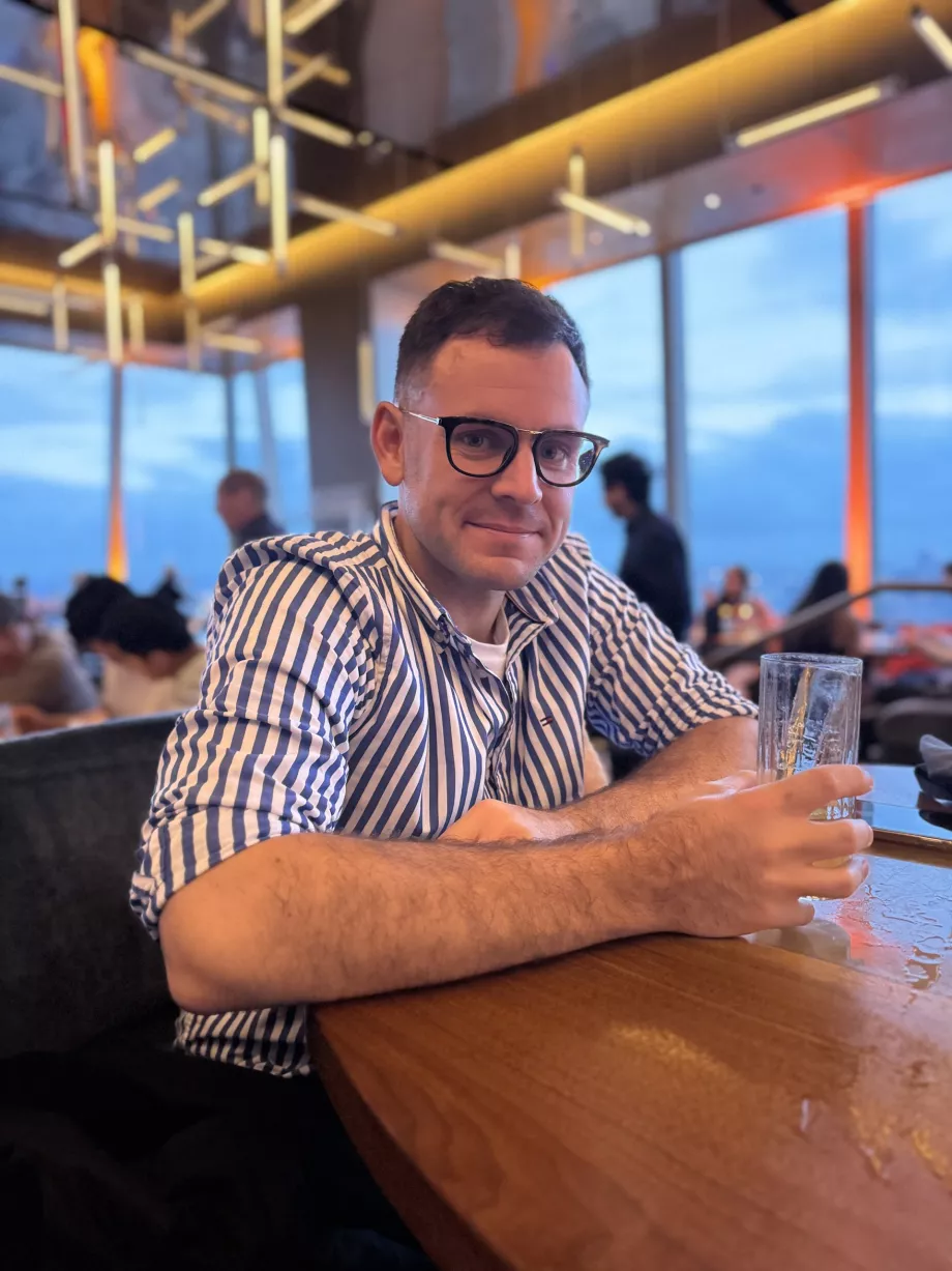 Aš "Peak" restorane