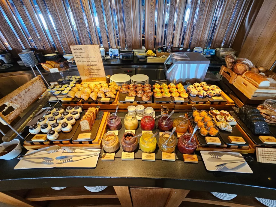 Pusryčiai - saldumynai ir uogienės