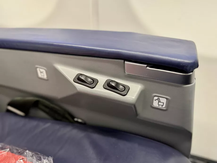 Sėdynės padėties reguliavimo užraktai