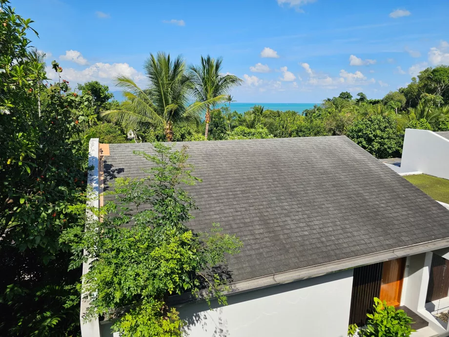 Iš kambario atsiveria vaizdas į jūrą