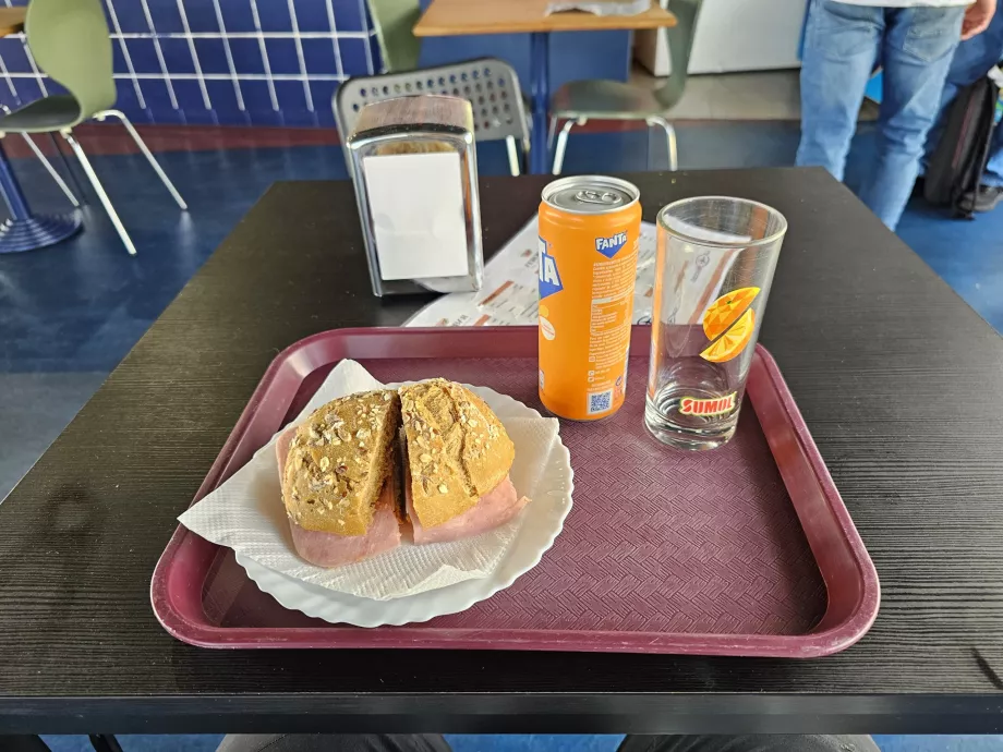 Maisto pasiūla oro uosto restorane