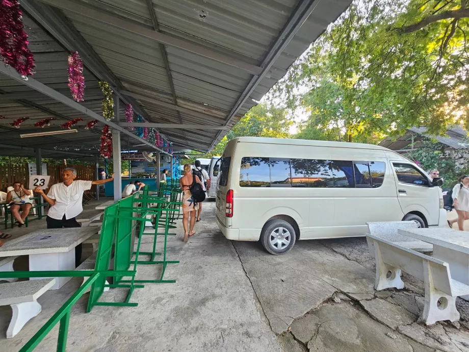 Minivenas - išvykimas atgal į viešbutį