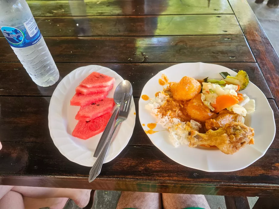 Į kelionės kainą įskaičiuoti pietūs