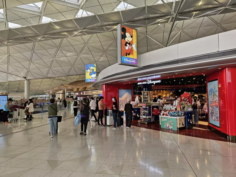 Disneilendo parduotuvė, HKG oro uostas