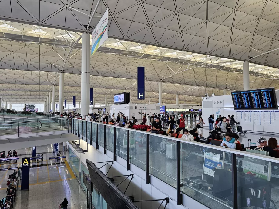 1 terminalo išvykimo salė