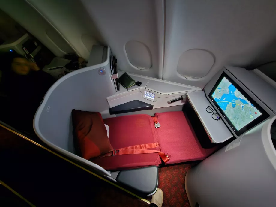 Sofa, išskleista į lovą