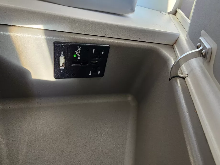 Lizdas ir USB jungtis