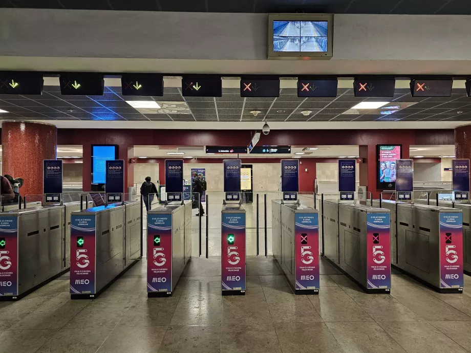 Turniketai į metro stotį