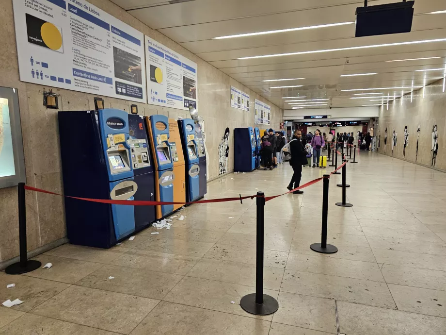 Bilietų automatai metro (taip pat galioja autobusams ir tramvajams)