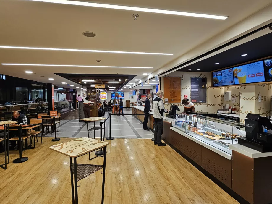 "Burger King" 1 terminalo viešojoje erdvėje