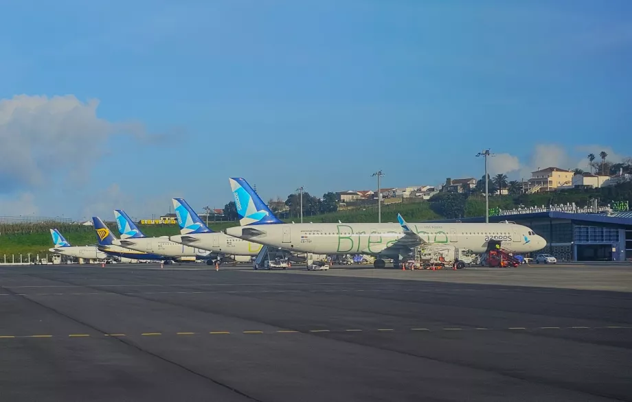 Oro bendrovės "Azores Airlines" orlaivis Ponta Delgados oro uoste