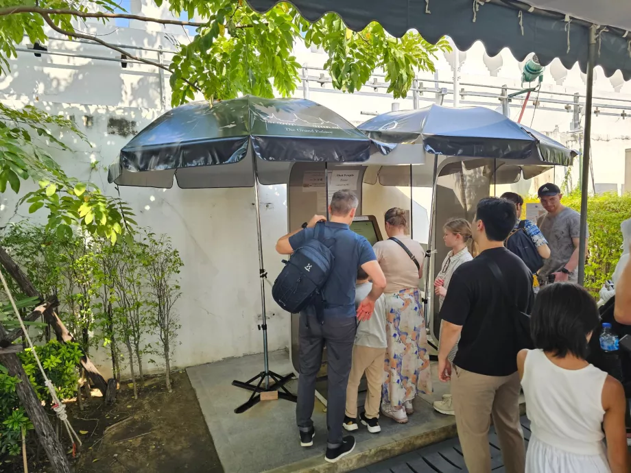 Didieji rūmai - automatiniai kasos aparatai