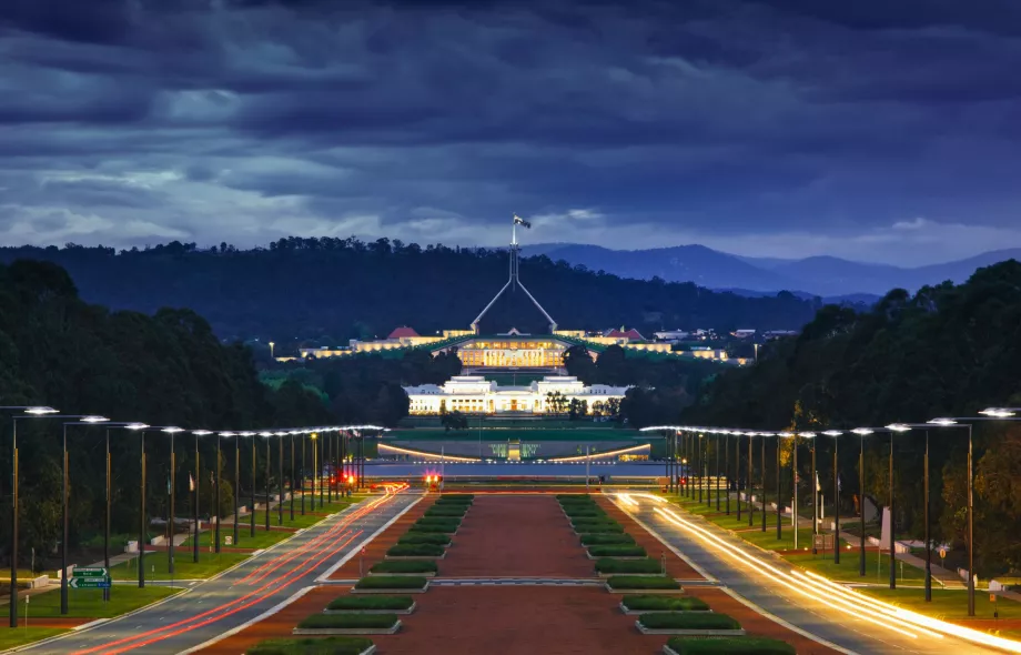 Naujojo parlamento pastato vaizdas nuo ANZAC memorialo