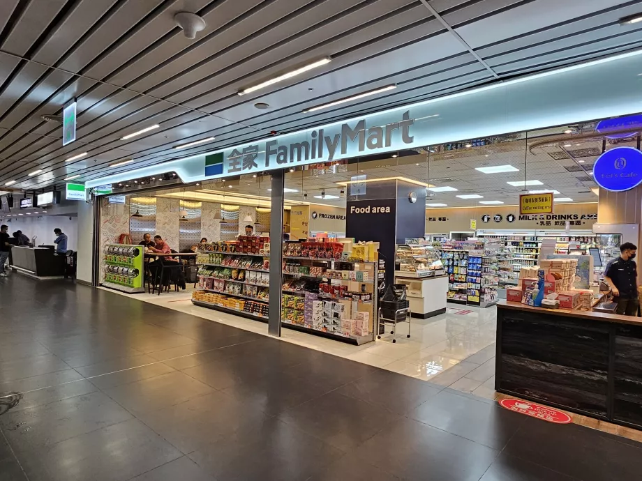 "FamilyMart", Taičungo oro uostas