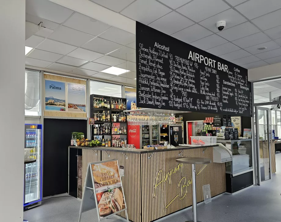 Oro uosto baras po saugumo patikros