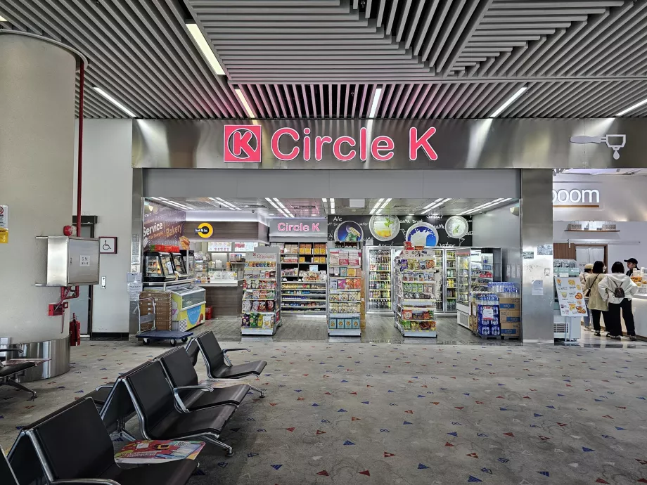 "Circle K", Makao oro uostas