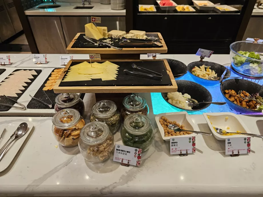 Vakarietiški ir japoniški šalti pusryčiai