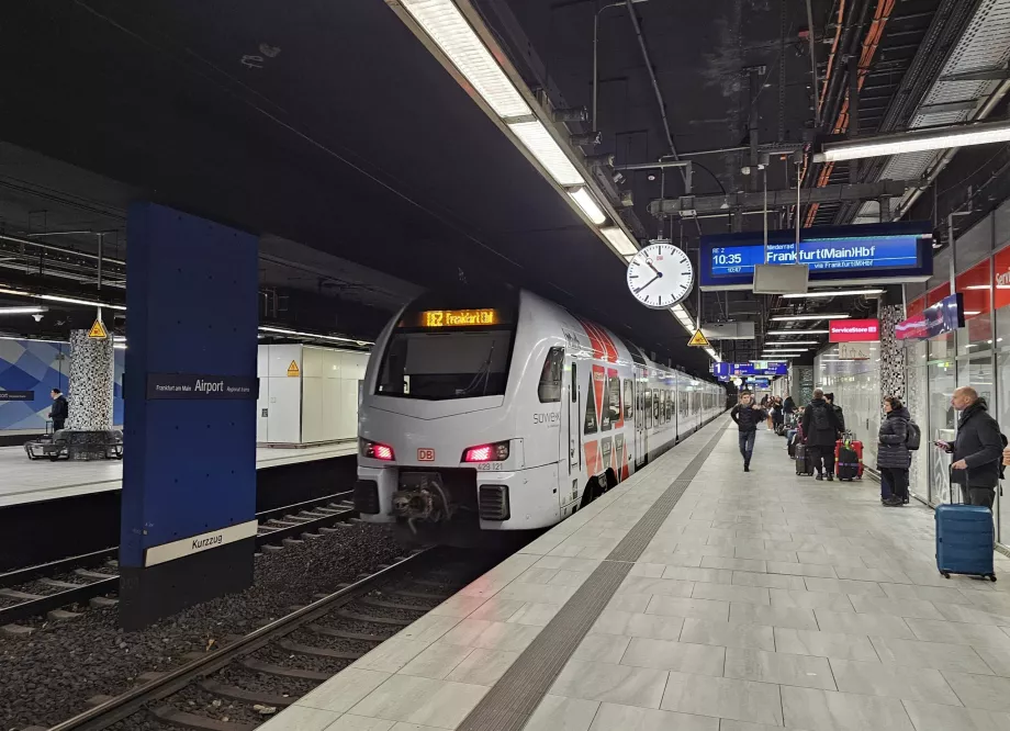 Regioninis traukinys, FRA oro uostas