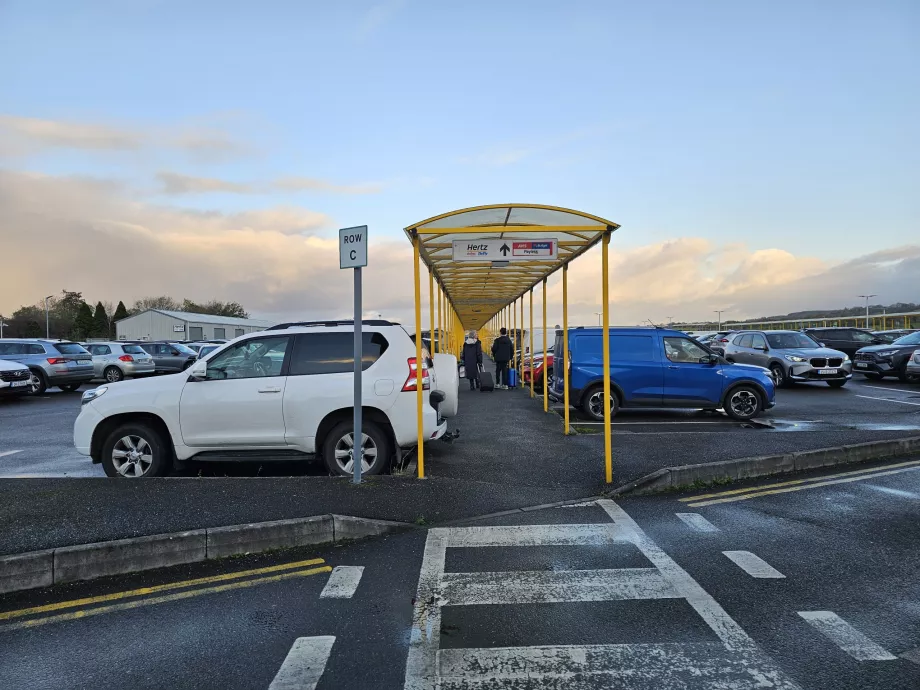 Pėsčiųjų maršrutas iki automobilių nuomos bendrovių