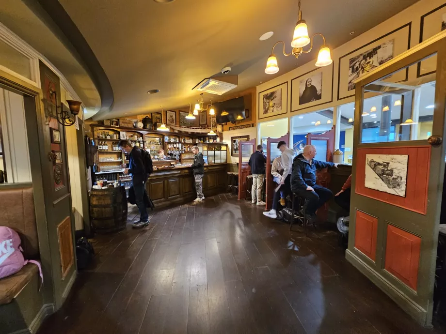 Viešbutis po saugumo patikrinimo