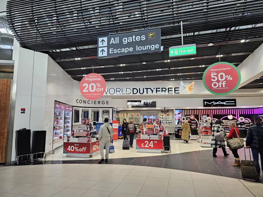 Neapmuitinamų prekių parduotuvė, STN oro uostas