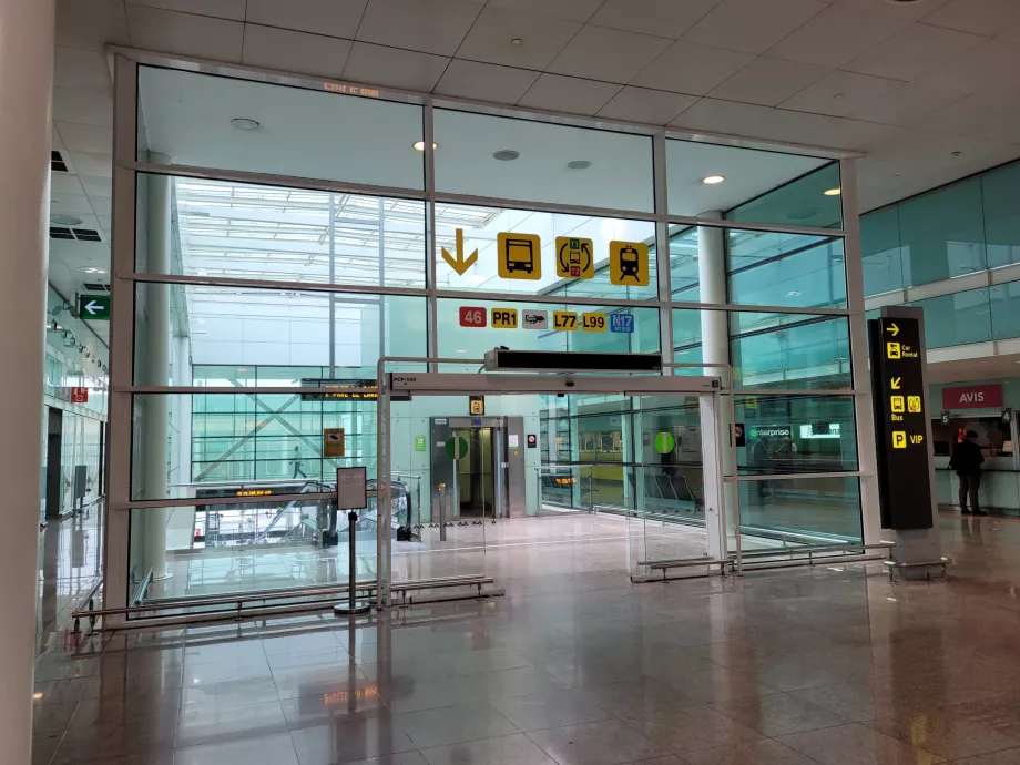 Kelias į autobusus iš 1 terminalo