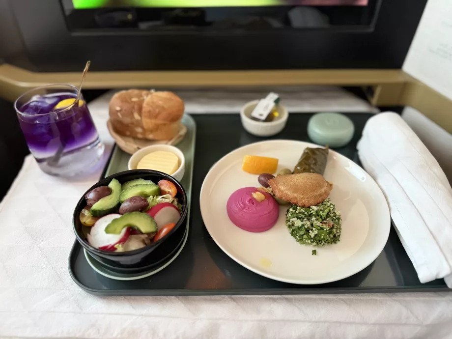 Arabiški mezze ir "Butterfly Effect" gėrimas