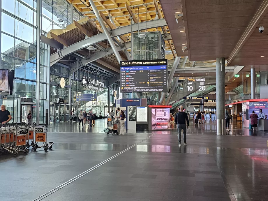 Įėjimas į traukinių stotį - Oslo Lufthavn