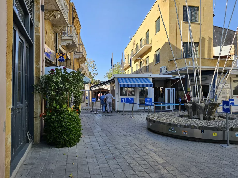 Ledra - sienos kirtimas