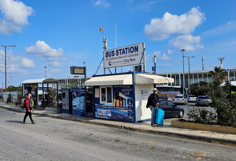 Autobusų stotelė link centro, Herakliono oro uostas