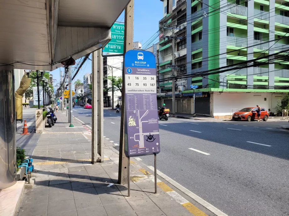 Mažiau apkrauta autobusų stotelė