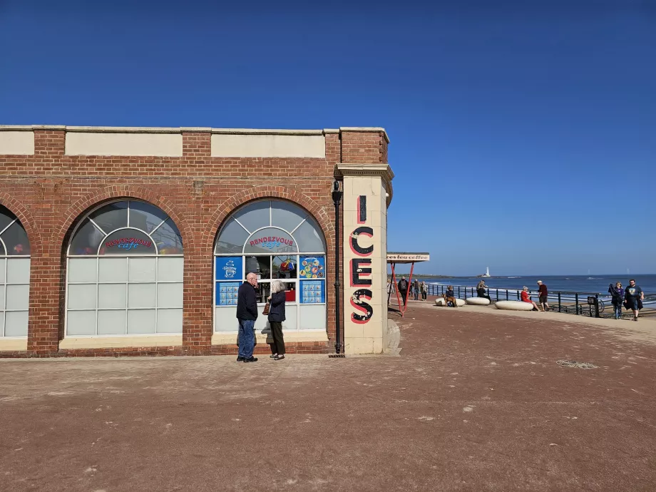 Whitley Bay promenada