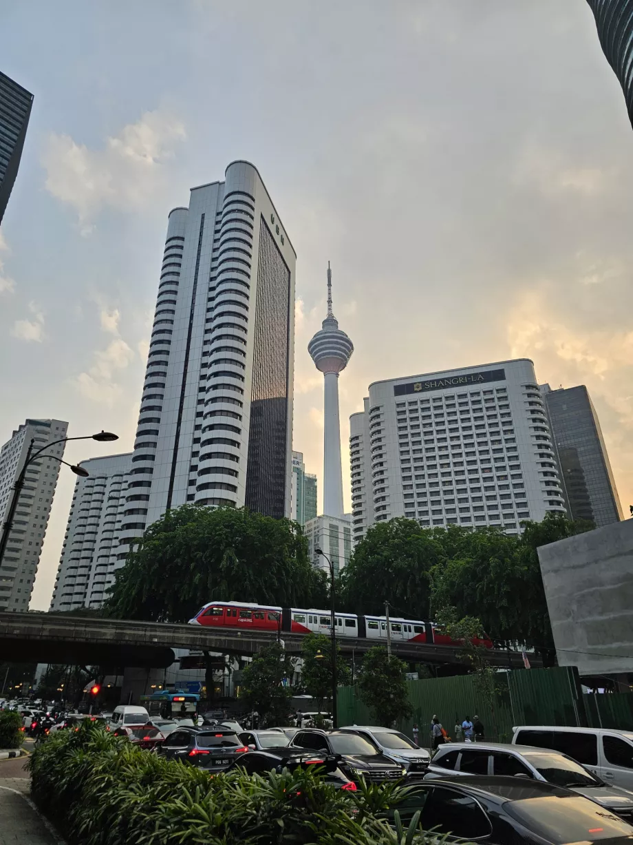 "Menara" bokštas