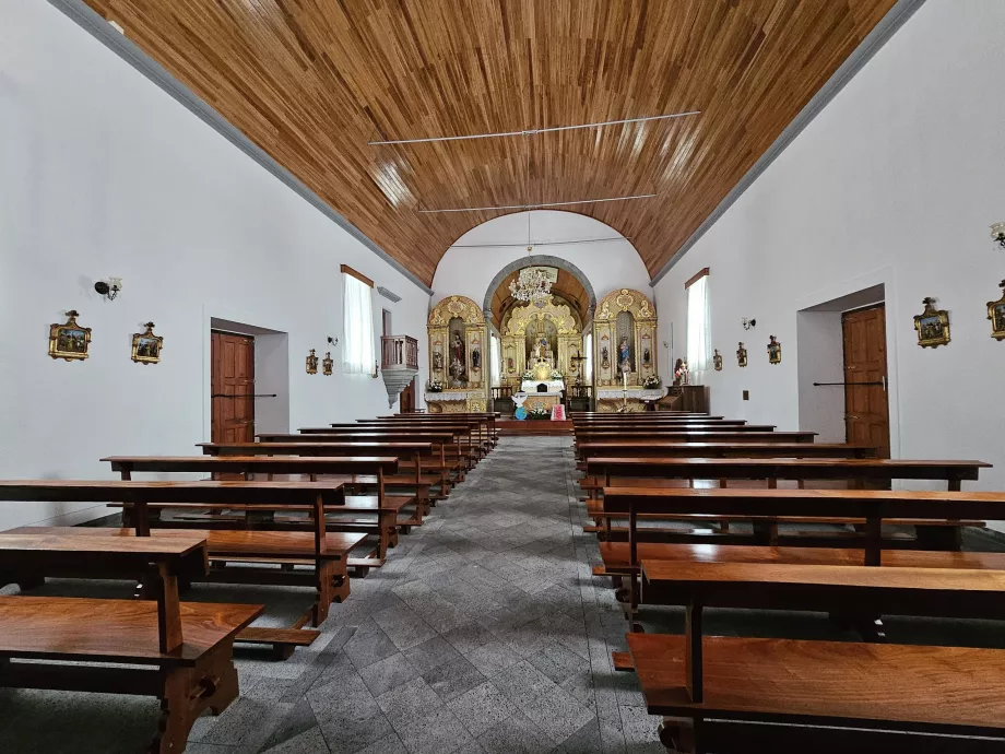 Faja Grandės bažnyčios interjeras