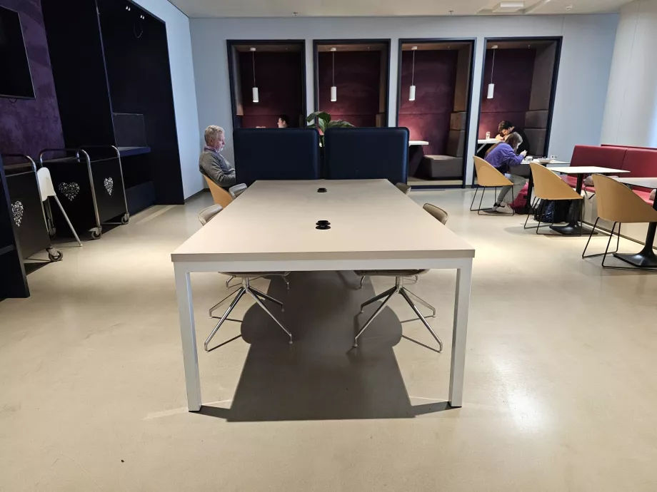 Aspire, darbo stalas