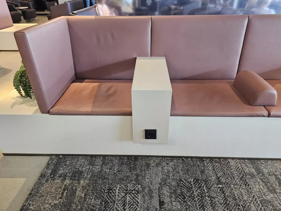 "Aspire", elektronikos įkrovimo kištukai