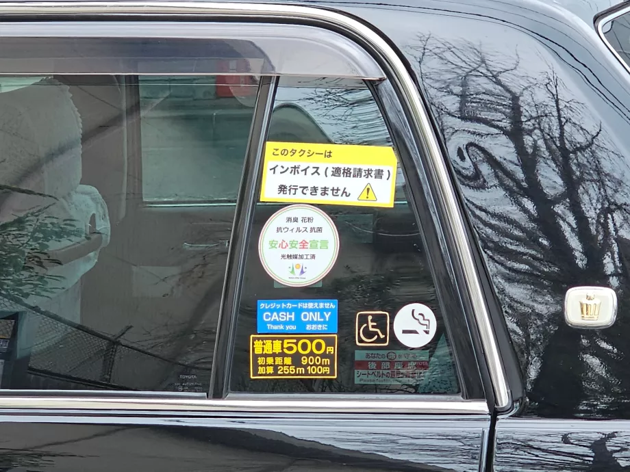 Taksi kaina, mokama tik grynaisiais pinigais