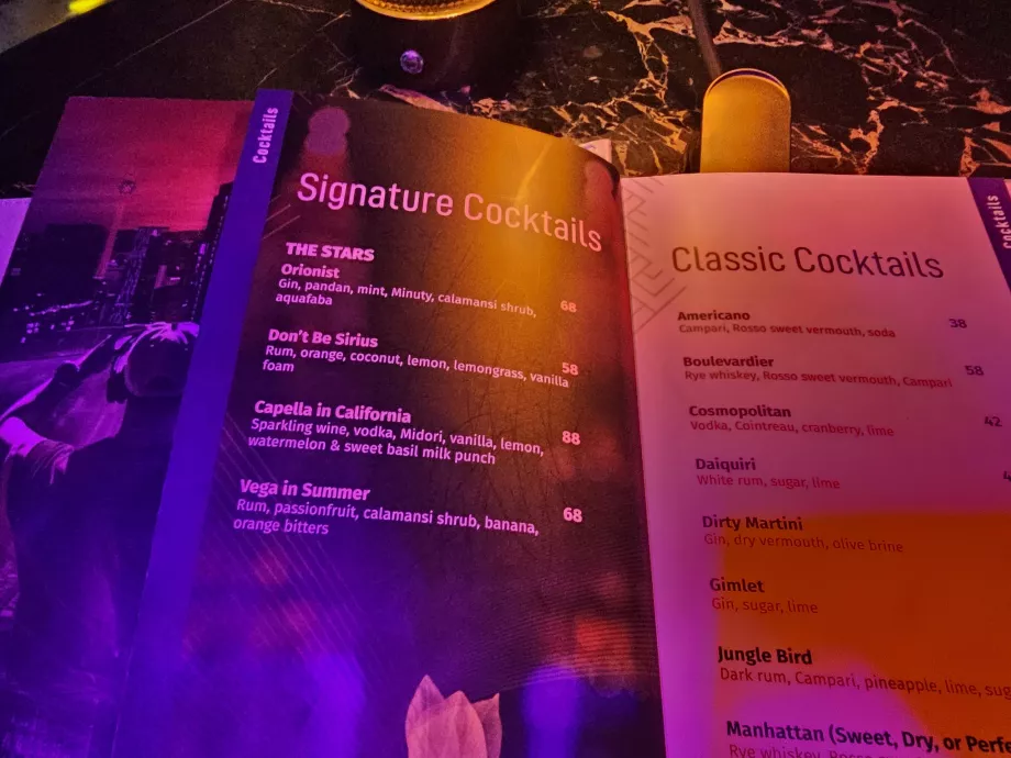 Pasirašyti kokteiliai viešbučio bare