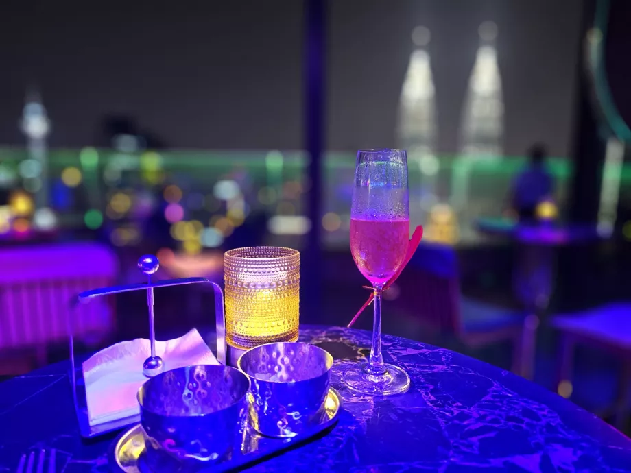 Kokteilis viešbučio bare