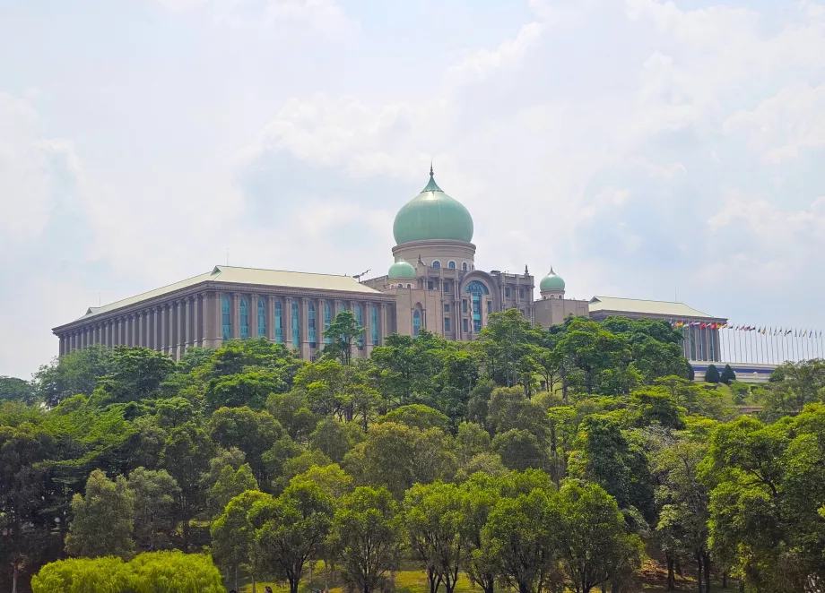 "Perdana Putra