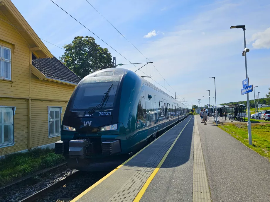 Traukinys Torpo stotyje