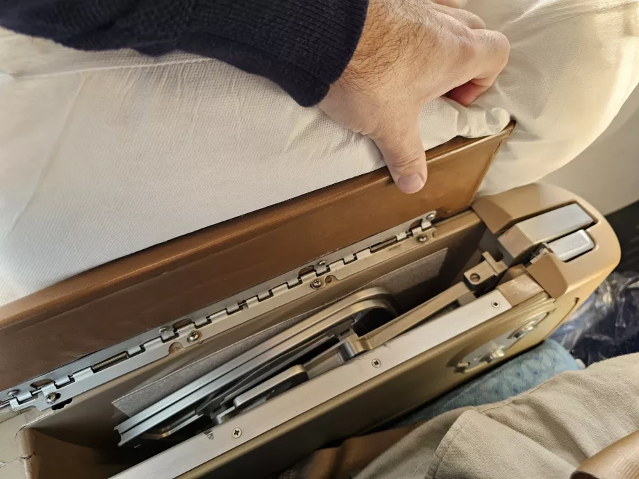 Valgomasis stalas porankyje