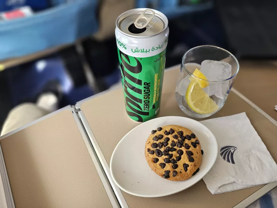 Pirmasis užkandis iš karto po pakilimo