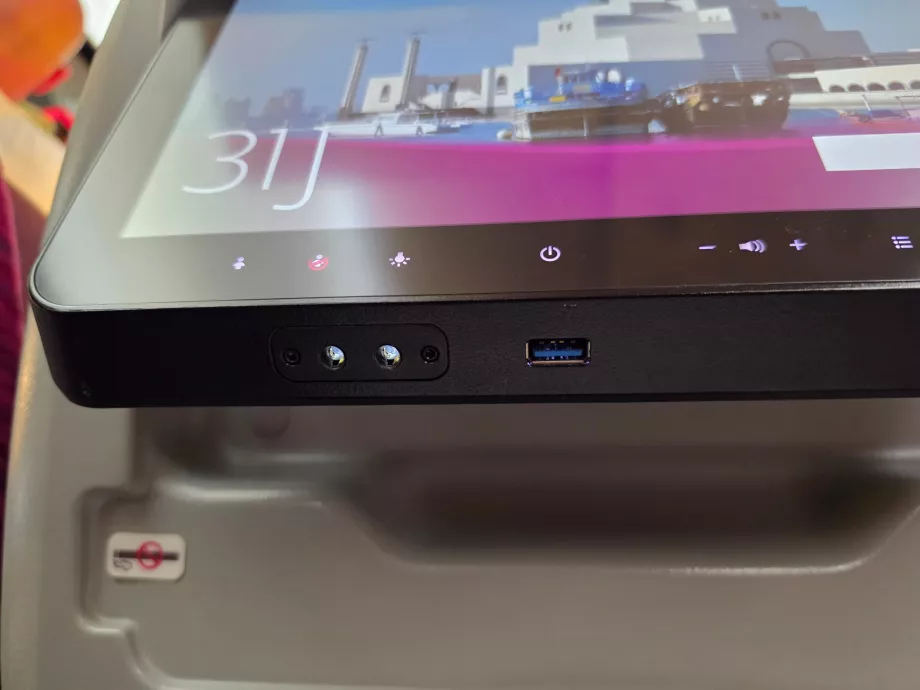 USB jungtis IFE ekrane