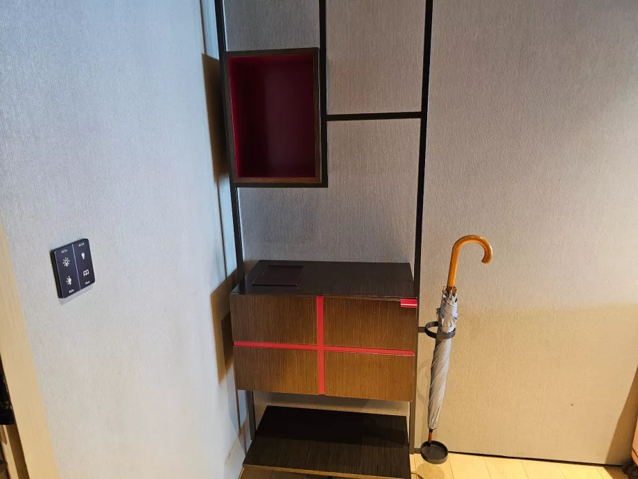 Sandėliavimo skyriai ir skėtis