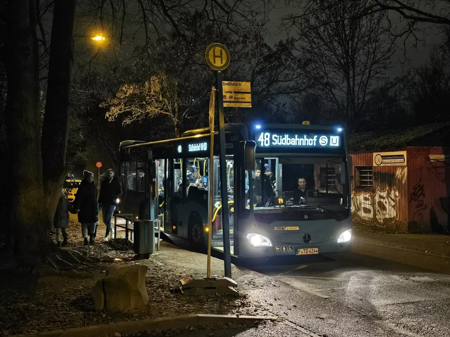 Autobusas prie Goetheturm