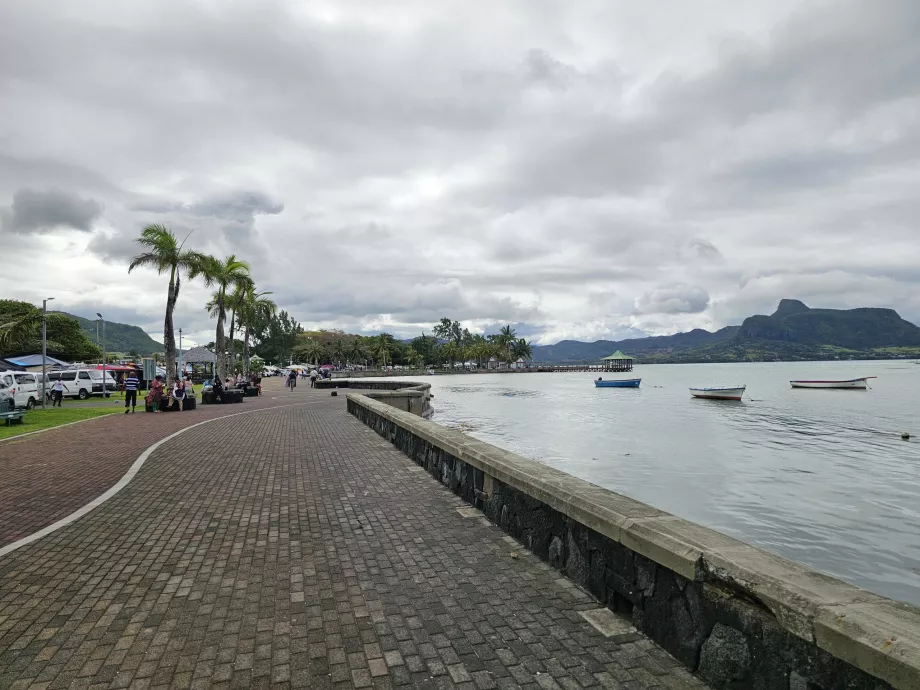 Maheburgo promenada
