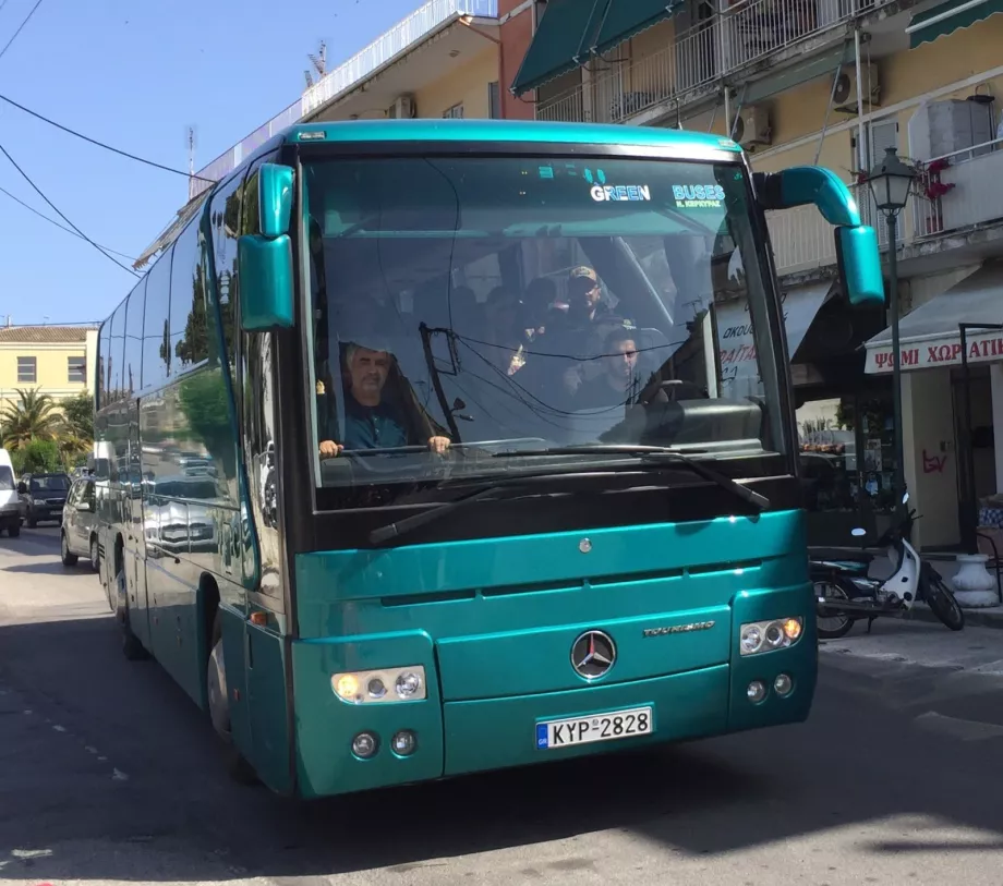 Korfu žaliasis autobusas