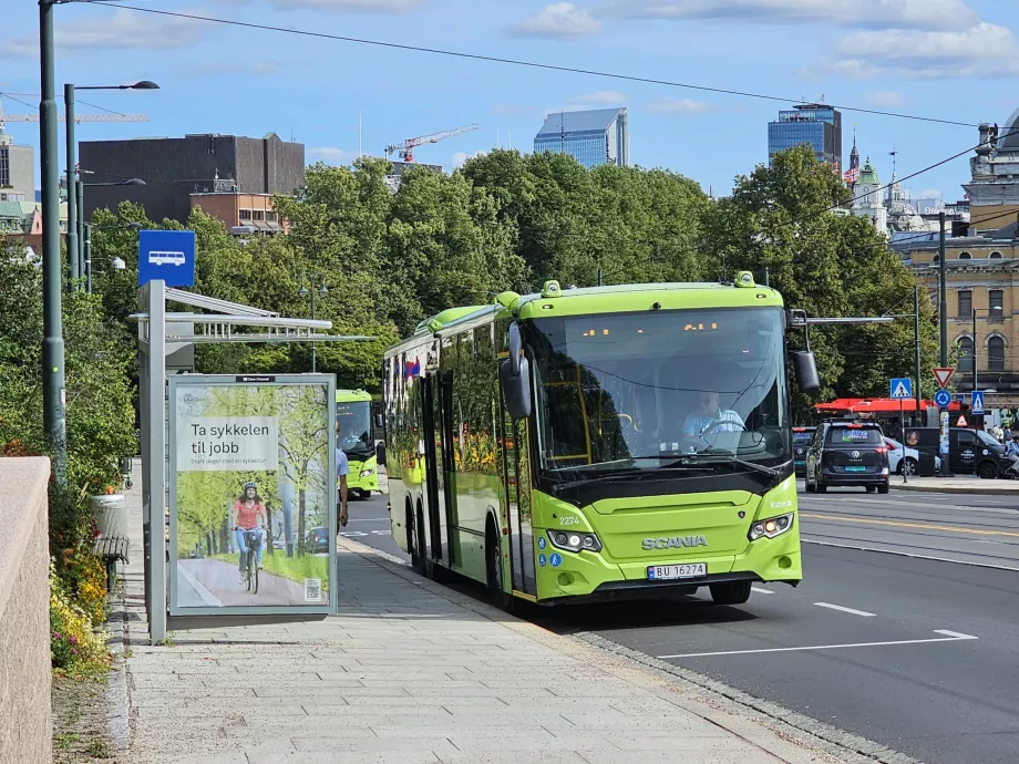 Priemiestinis autobusas